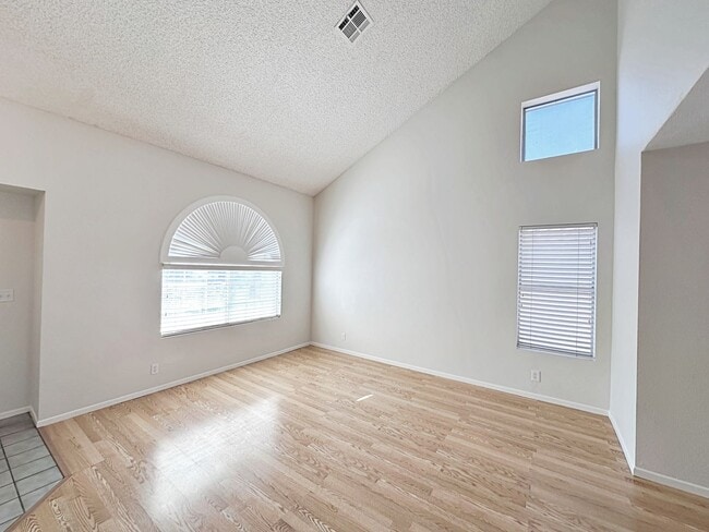 Photo - 4 BEDROOM 2.5 BATH HOME