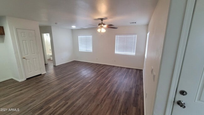 Photo - 2205 W Morten Ave