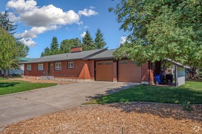 Building Photo - Fresh Remodel 5 bed 2.5 Bath by Avondale G... Rental