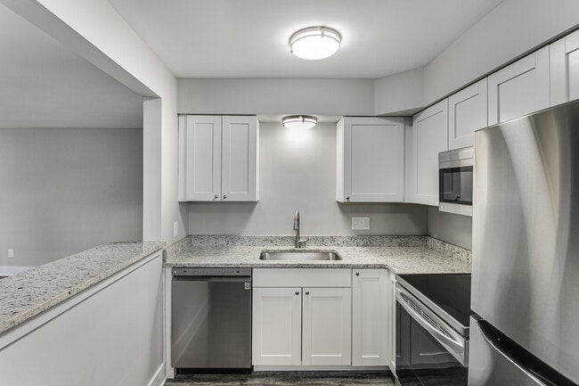 Photo - Wilshire Apartments (Wilshire 23 LLC)