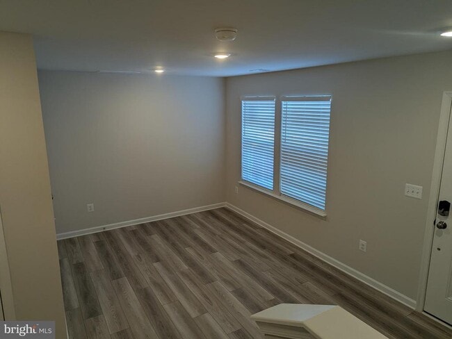 Photo - 212 Swan Fld Ave