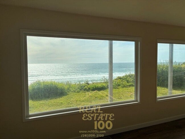 Photo - 4407 SW Beach Ave
