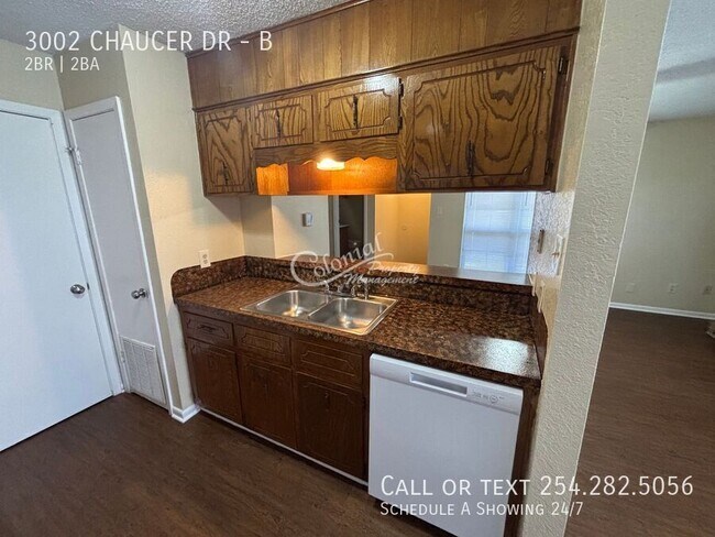 Photo - 3002 Chaucer Dr Unit B