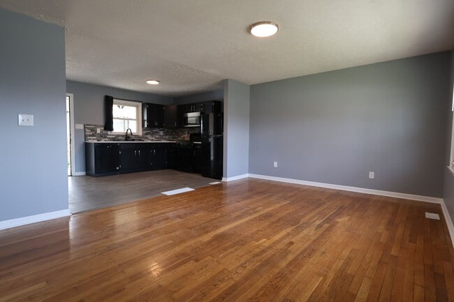 Photo - 308 Larkwood Dr