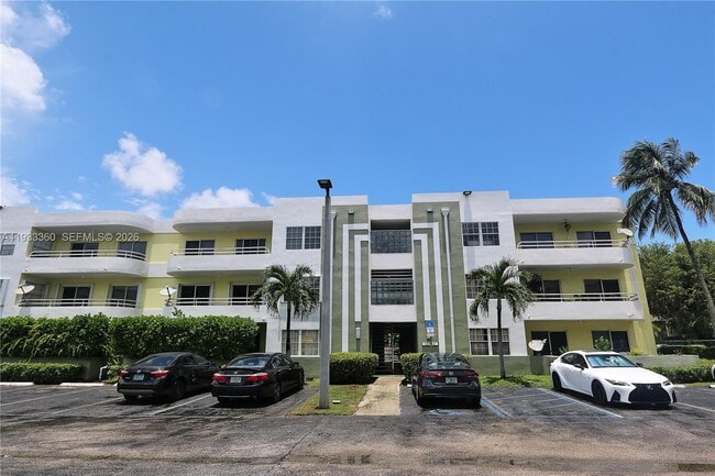 Building Photo - 10755 SW 108th Ave Unit 105