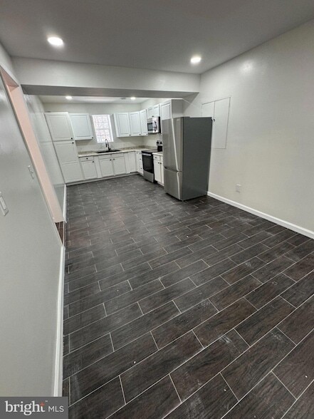 94 Longwood Dr