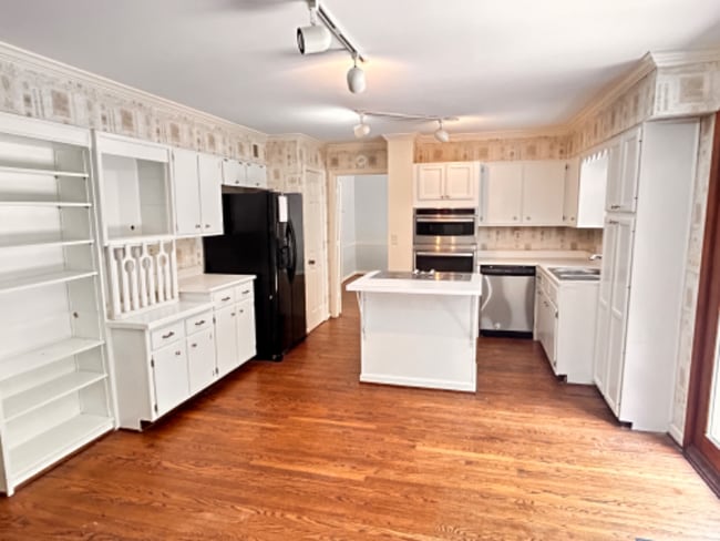 Photo - 6405 Deep Creek Dr