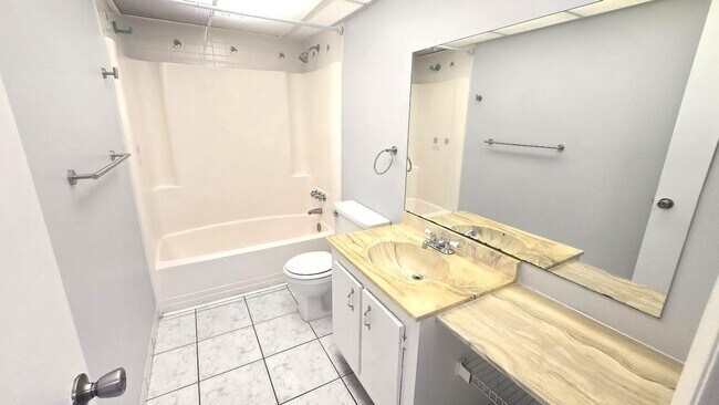 Photo - 2800 NW 56th Ave Unidad G406