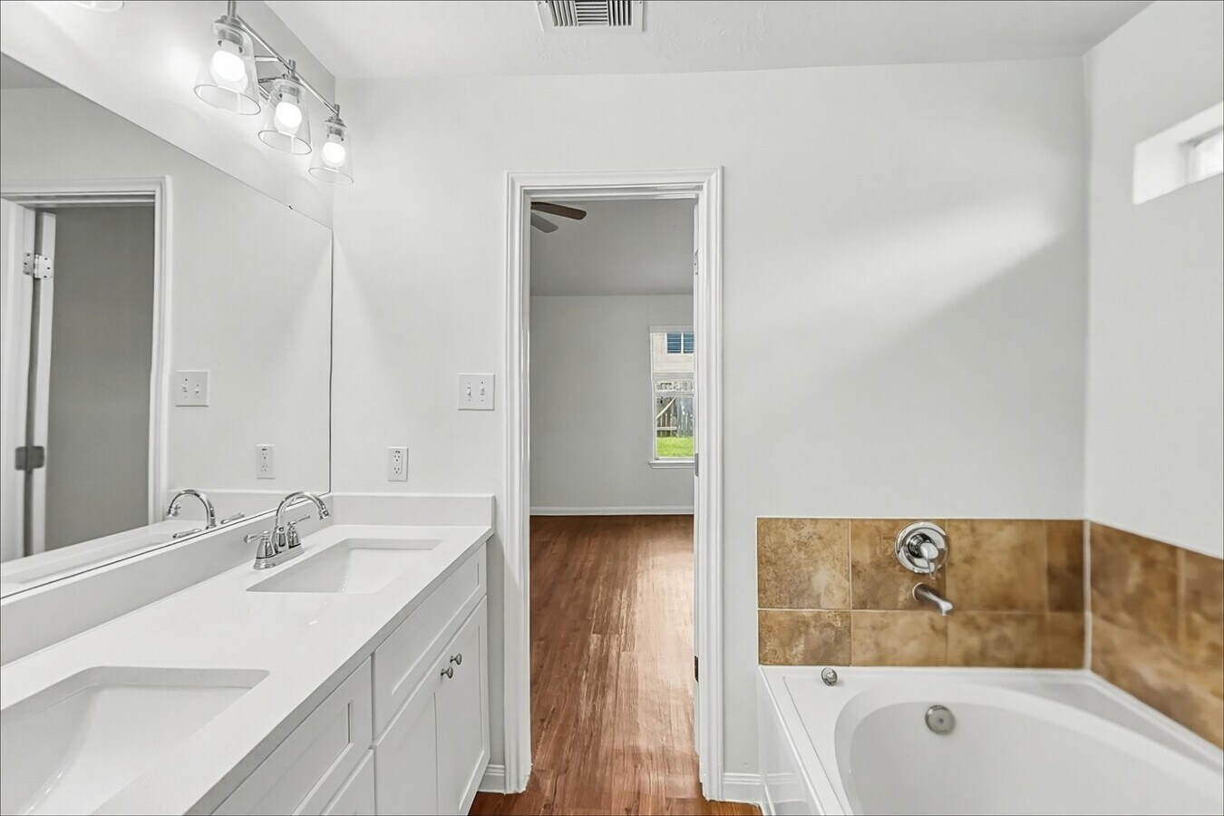 Photo - 3934 Hawthorn Glen Ct