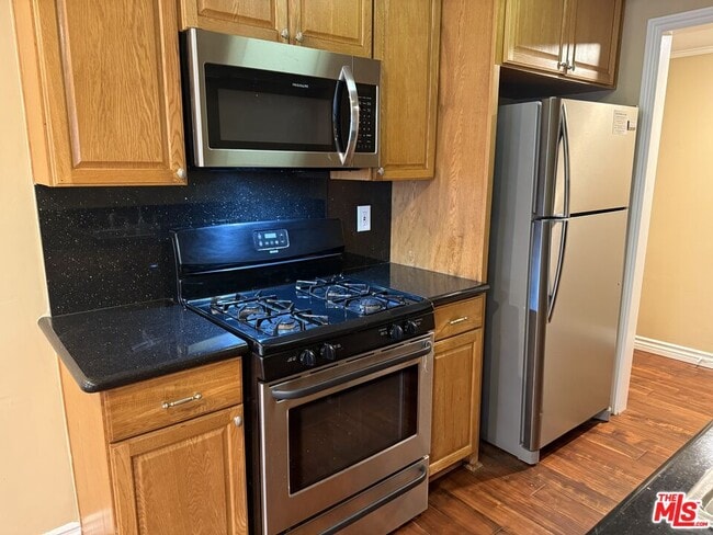 Photo - 2141 S Bentley Ave Unidad 106