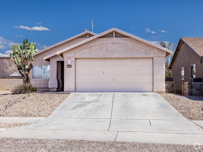 Building Photo - 3 Bedroom 2 Bathroom Rental