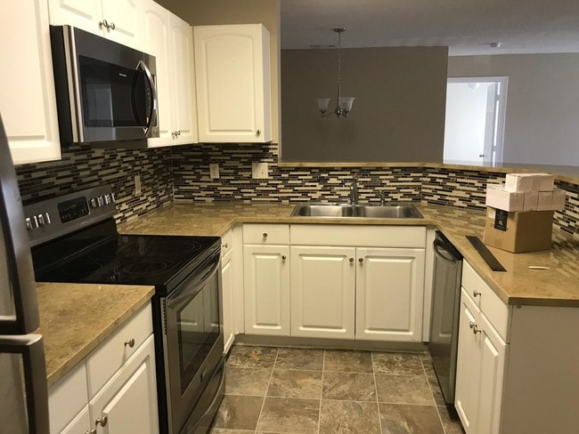 Building Photo - 100 Kensington Blvd Unit 1417