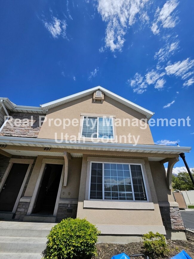 Building Photo - Orem Townhome