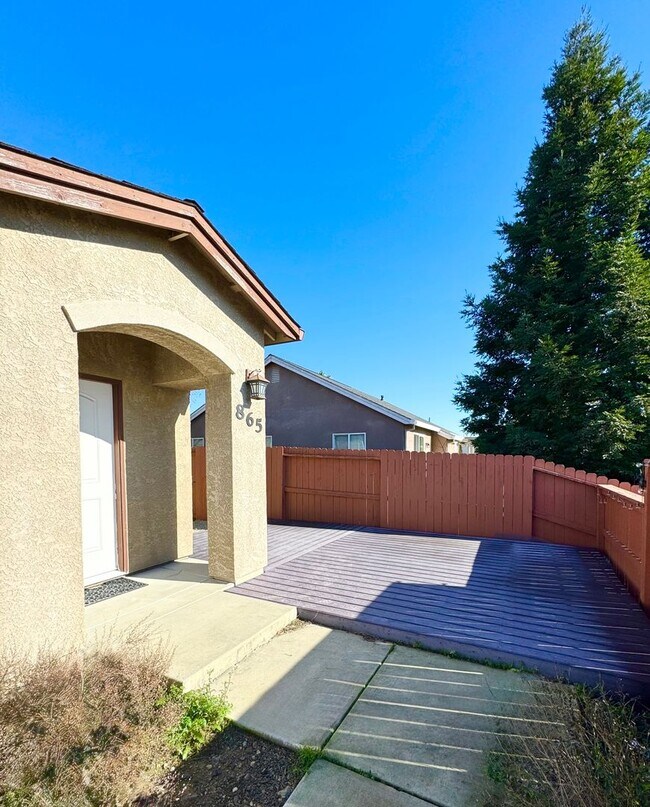 Photo - Luxury Townhouse in Vista Ridge Subdivision!