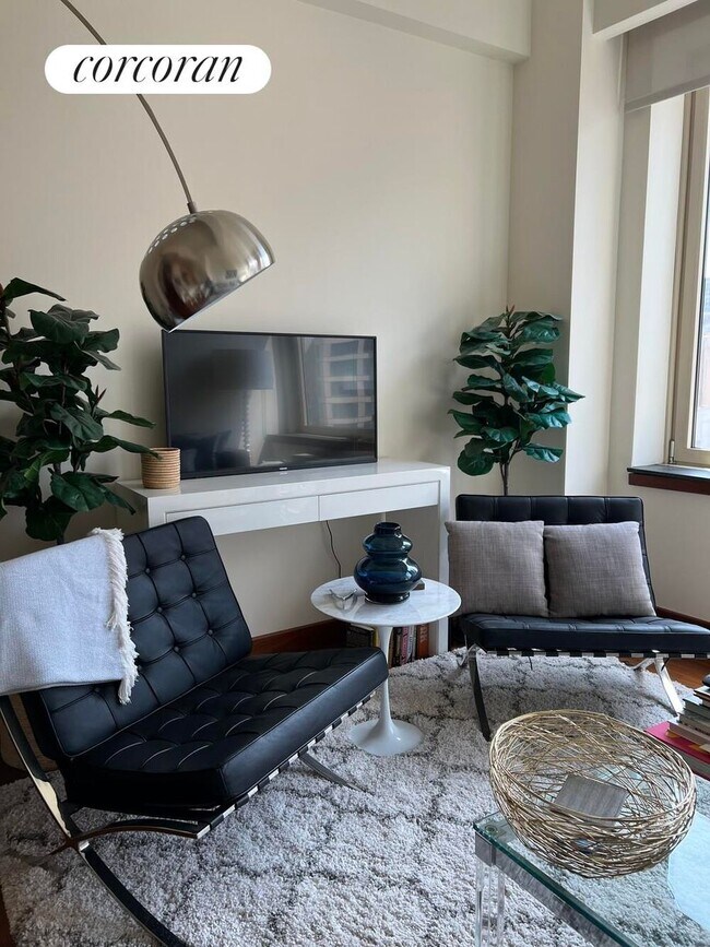 Photo - 305 E 63rd St