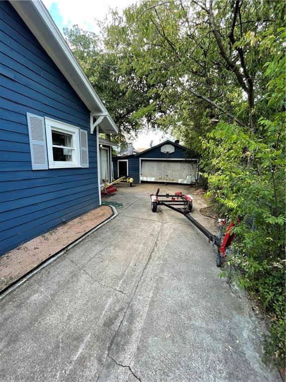 Photo - 3106 Robinson Ave