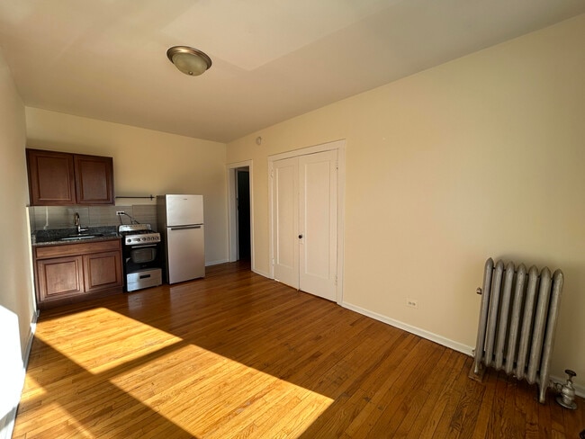 Photo - 2712 N Milwaukee Ave Condo Unit 210