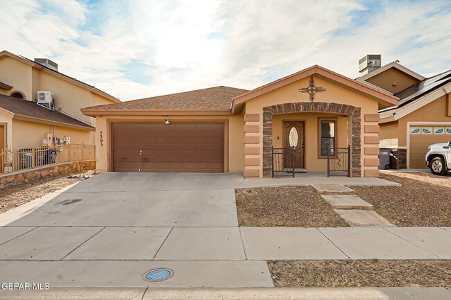 Photo - 2305 Honey Dew St