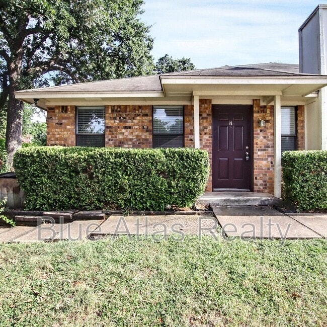 Building Photo - 916 Hilltop Dr Rental