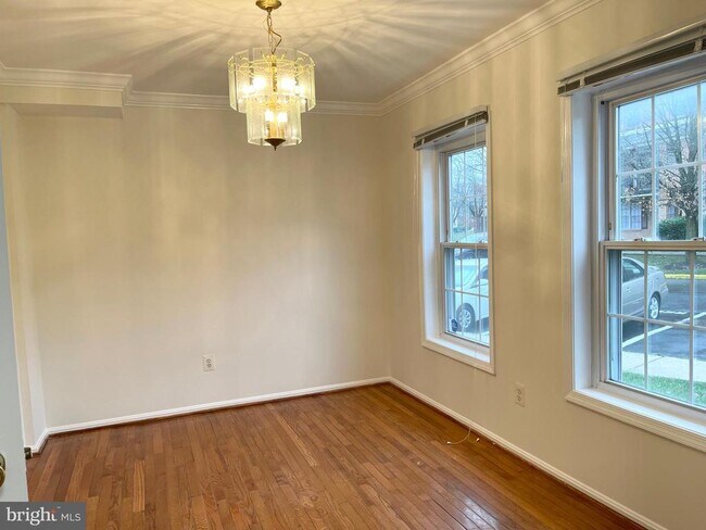 Photo - 8014 Lakecrest Dr