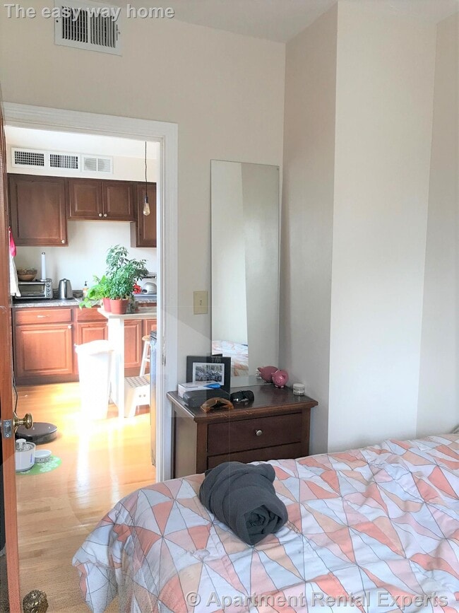 Photo - 277 Putnam Ave Unidad #3