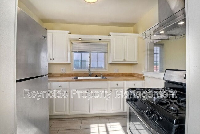 Photo - 3343 Chamoune Ave