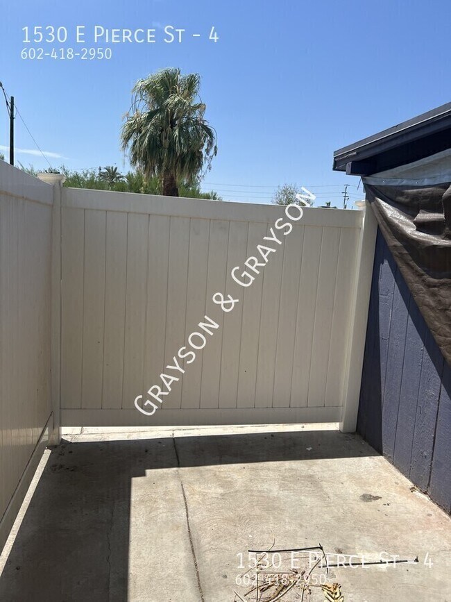 Photo - 1530 E Pierce St
