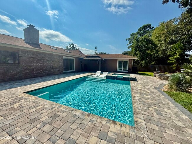 Building Photo - 366 Perthshire Dr Rental