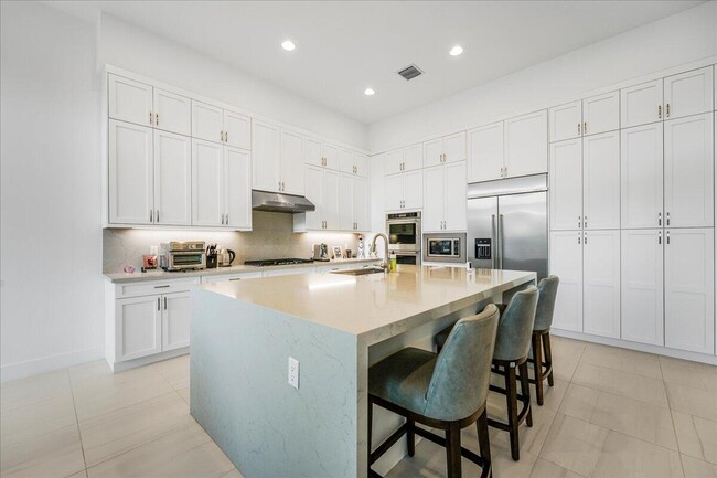 Photo - 9093 Chauvet Wy