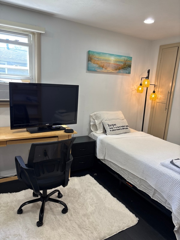 Photo - 105 Robert Dr Unidad Room # 2