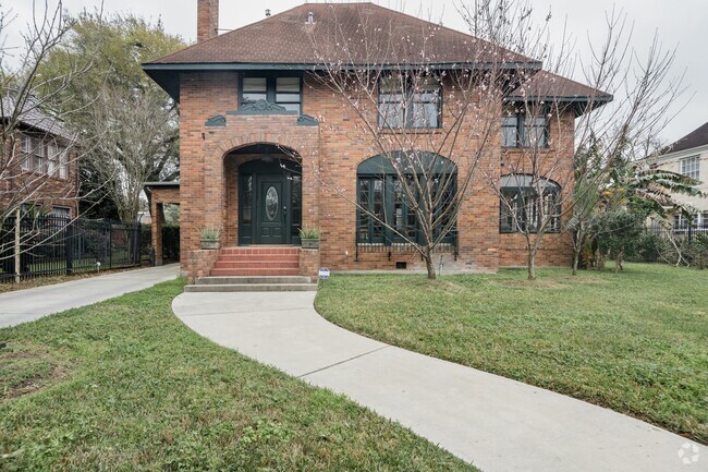 Building Photo - 2413 Wichita St Rental