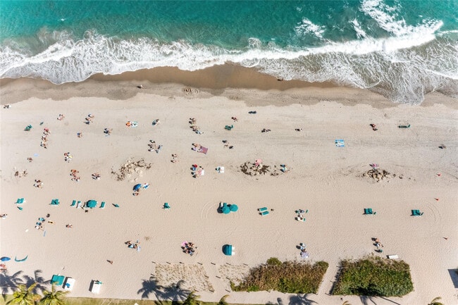 Building Photo - 101 SE 20th Ave Unit 405