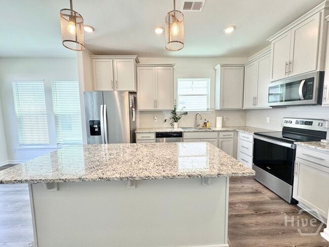 Photo - 28 Pomona Cir