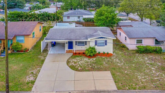 Photo - Available Today! Centrally Located St Pete House Furnished for Rent!