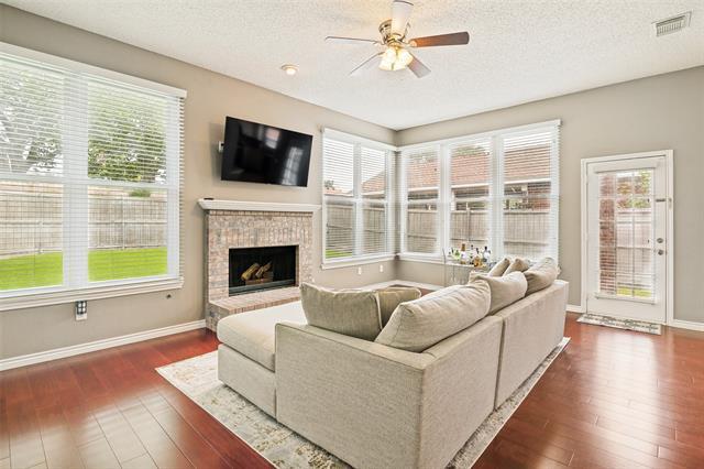 Photo - 7013 Lo Chalmers Ln