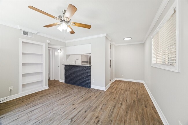 Photo - 201 Emerson St Unit 2