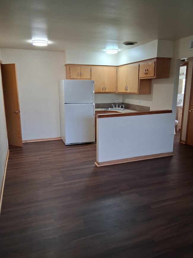 Building Photo - 7000 W Fond du Lac Ave Unit #7 Rental