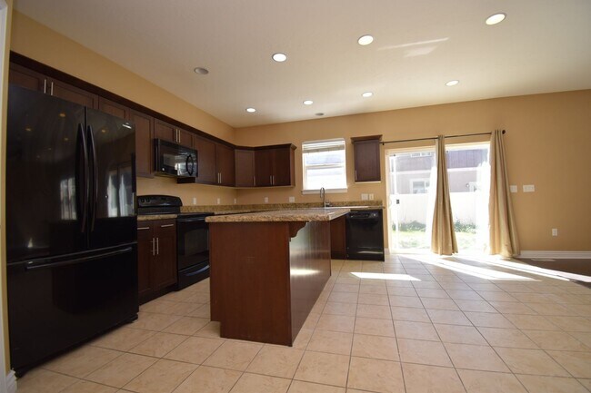 Photo - 5 Bed 3.5 Bath House next to TopGolf!!!