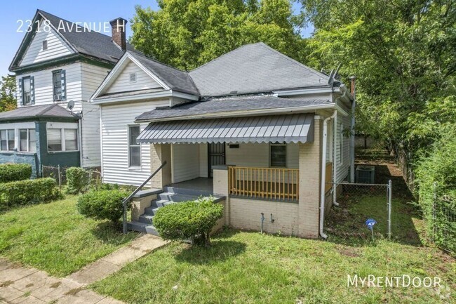 Building Photo - "Charming 2-Bed, 1-Bath Gem on Avenue H – ... Rental