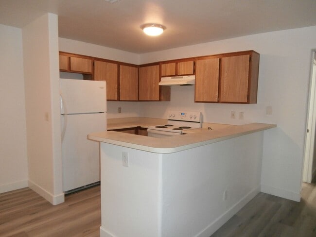 Photo - Pleasant 2 Bedroom 2 Bathroom Condo in Gat... Unit 103