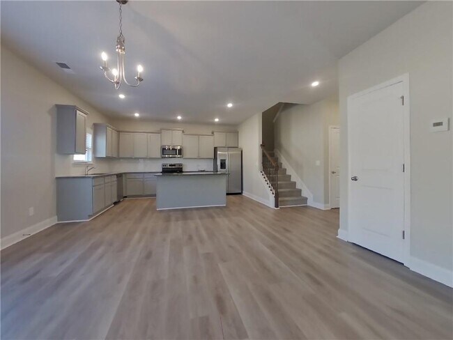 Photo - 409 Curlin Ct