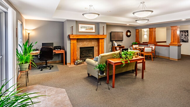 Coffee Room - Berkshire Oconomowoc Senior Apartments