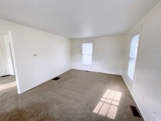 Photo - Nice 2-Bedroom Home In a Nice Quiet Neighborhood Near Elkhart General Hospital