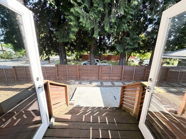 Photo - North PDX Haven: 2bd/1bath Bikeable Bungalow with Huge Covered Patio & Central A/C