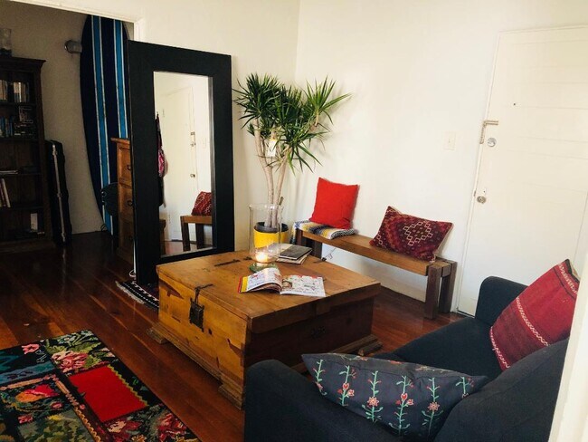 Photo - 1201 N Orange Grove Ave Unidad Single 3rd floor