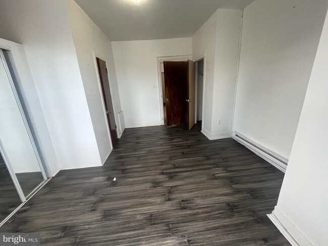 Photo - 5300 Catharine St