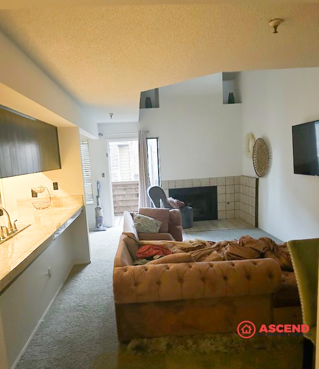 Photo - Charming Townhouse in the Stockdale Area