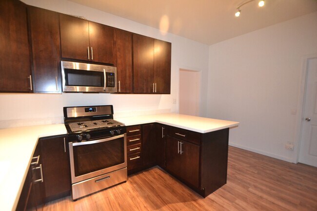 Photo - 820 Brown St