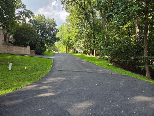 4407 Marquis Pl