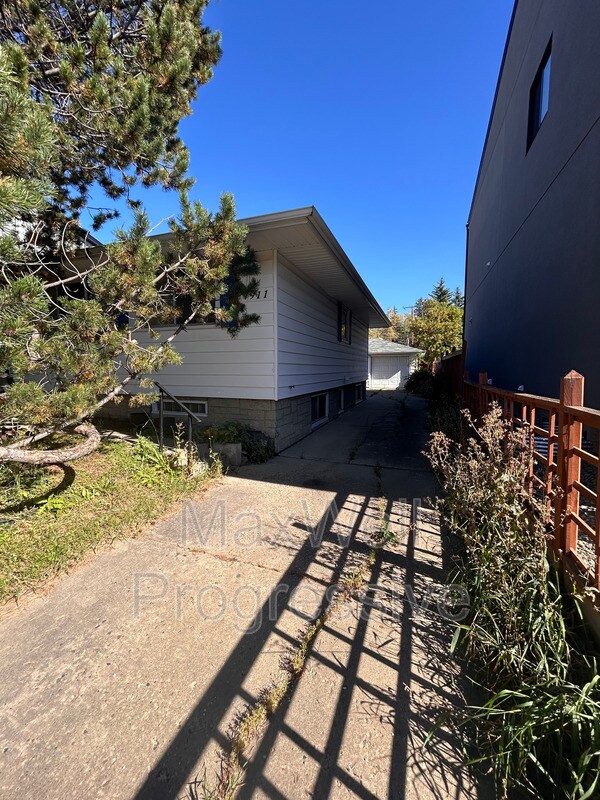 7911-7119 119 St NW
